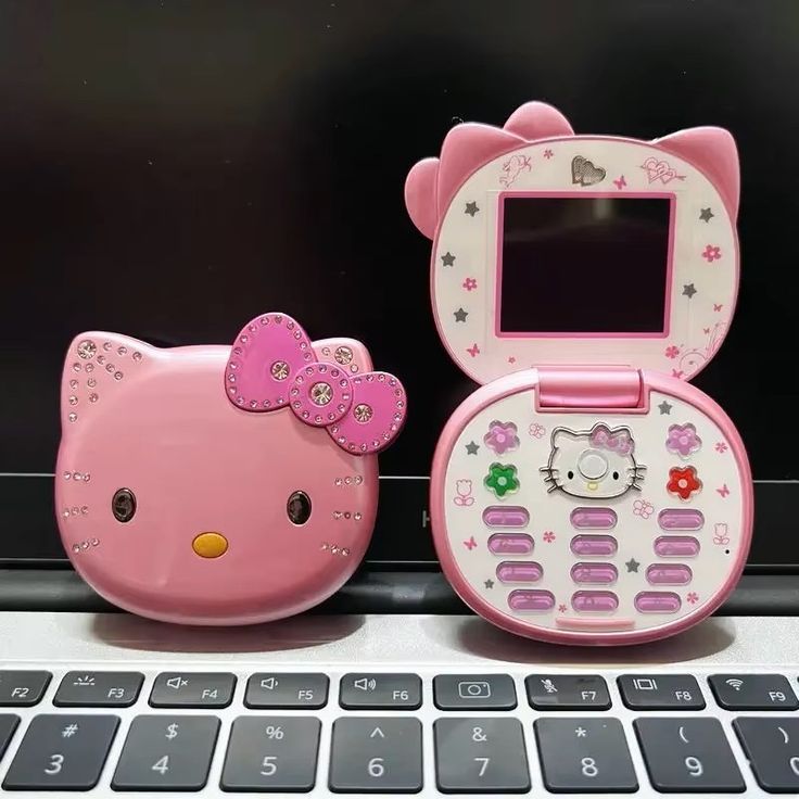 Hello Kitty flip phone